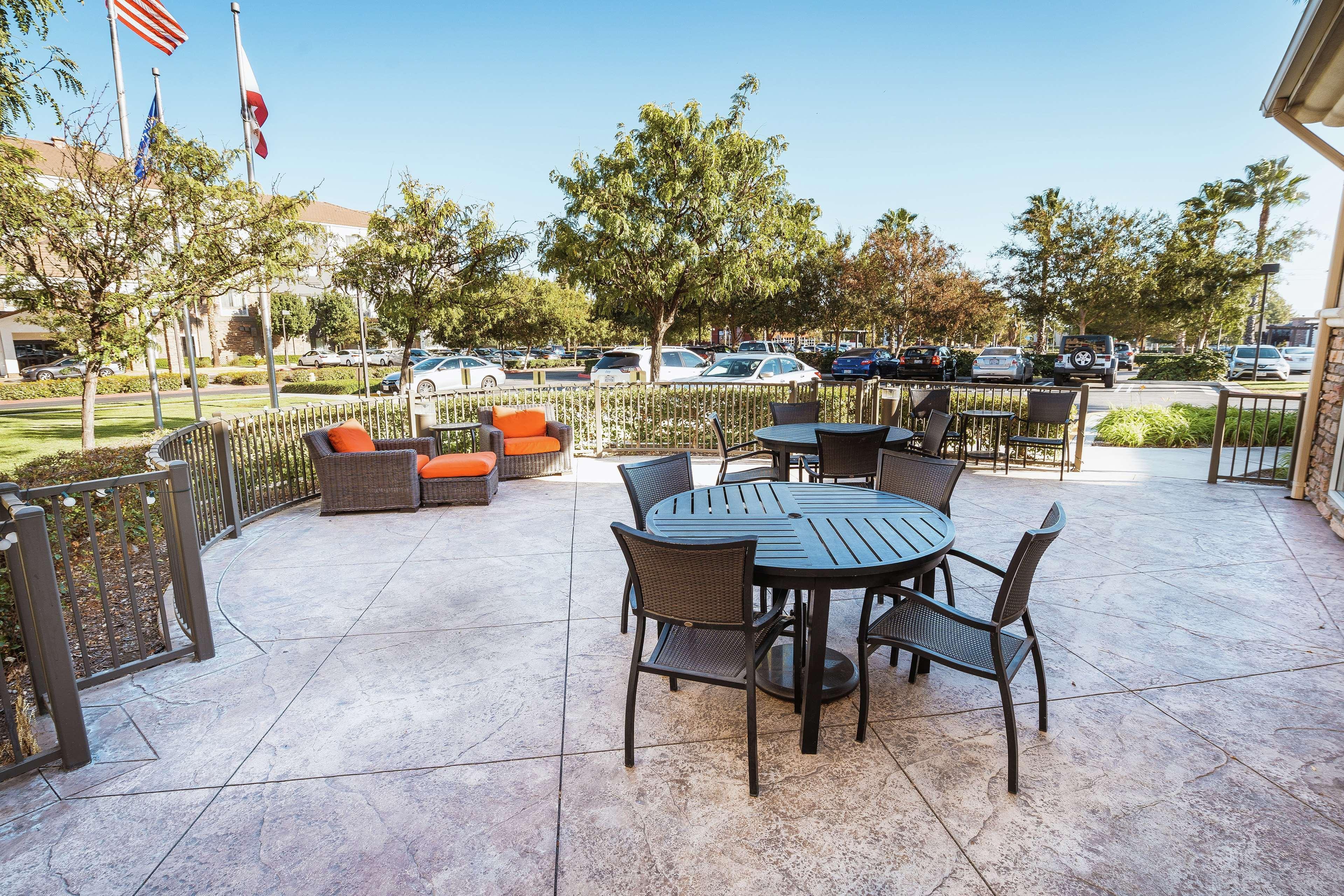 Hilton Garden Inn Ontario Rancho Cucamonga Zewnętrze zdjęcie