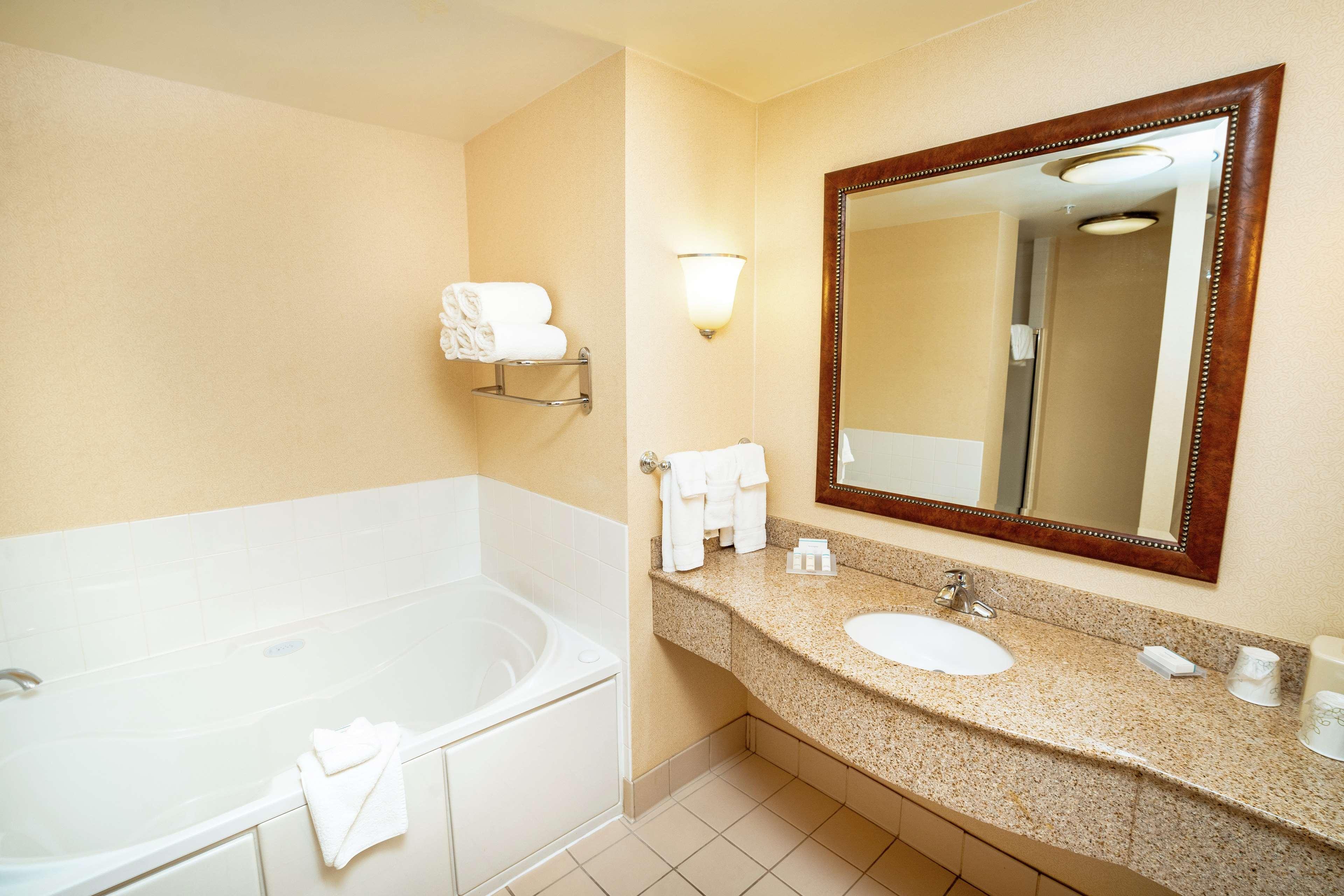 Hilton Garden Inn Ontario Rancho Cucamonga Zewnętrze zdjęcie